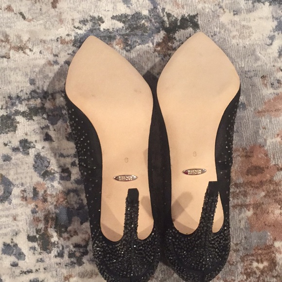 Badgley Mischka Weslee Pointy Toe Pump - Picture 7 of 7